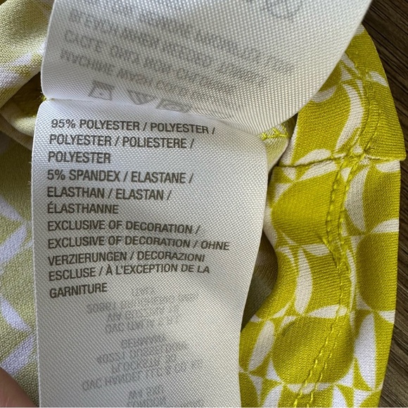 Susan Graver Short Sleeve Printed Blouse XL Yellow Geometric Liquid Knit Shirt - Picture 5 of 8